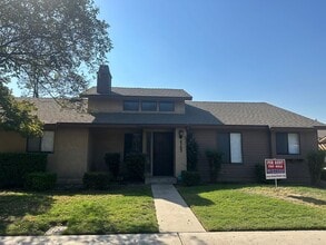Building Photo - 4703 W Cypress Ave