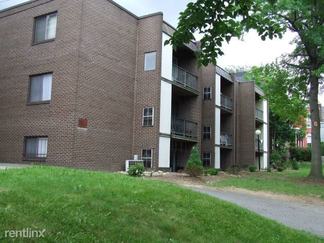 Building Photo - 2 br, 1 bath  - 450 S Aiken Ave  October