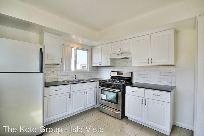 Building Photo - 6694 Del Playa Dr