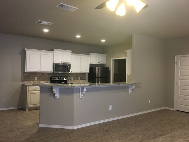 Building Photo - 1105 Preston Trails