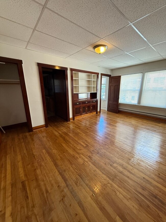 Building Photo - 1 Bedroom 1 Bathroom Apartment