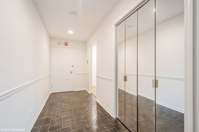Building Photo - 2400 Archbury Ln