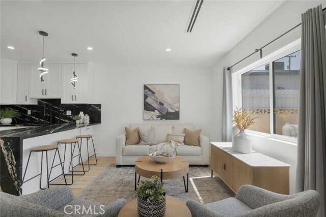 Foto del edificio - 2117 W Clark Ave