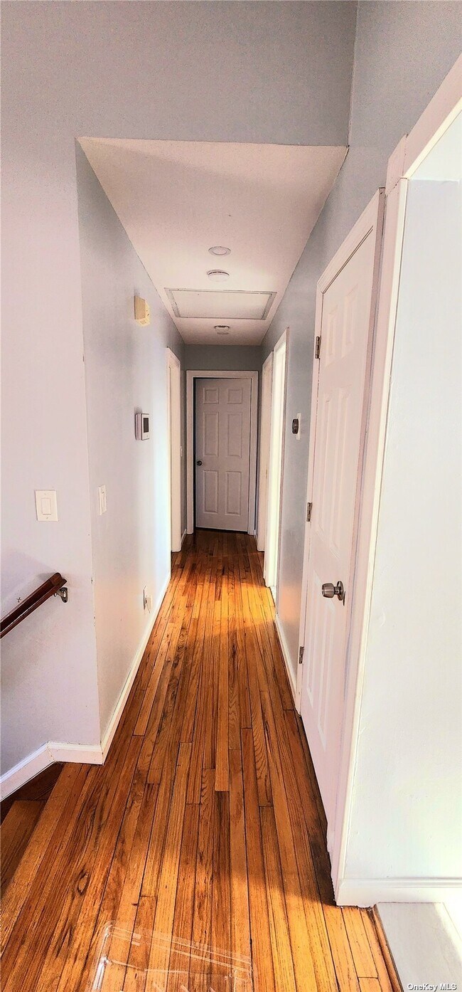Foto del edificio - 72 Hilltop Ave