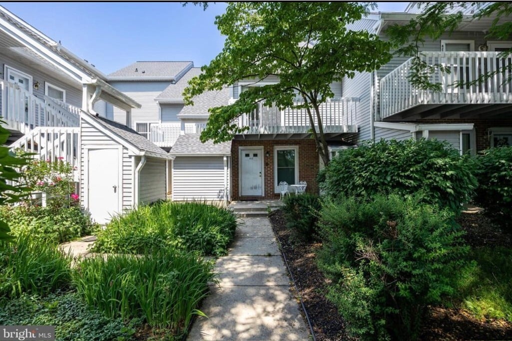 Primary Photo - 419 Park Pl Dr