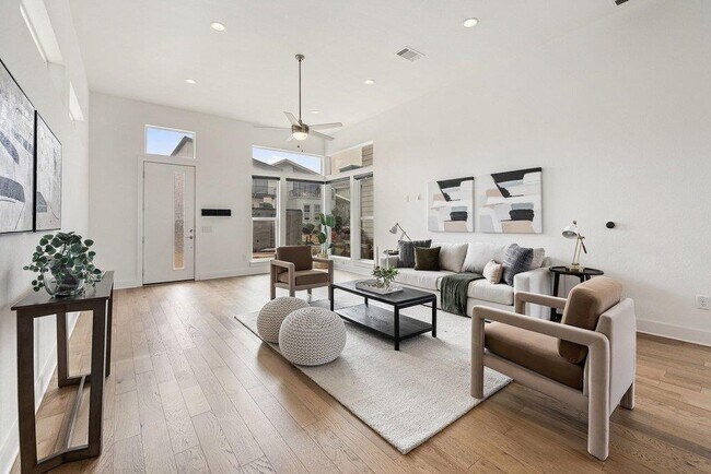 Foto del edificio - 6124 Florencia Ln