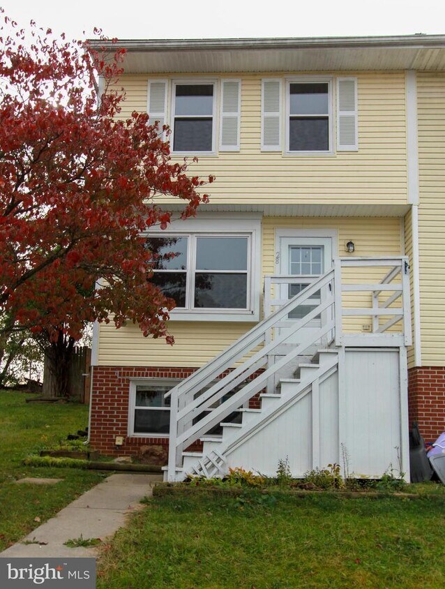 Primary Photo - 28 Talcon Ct