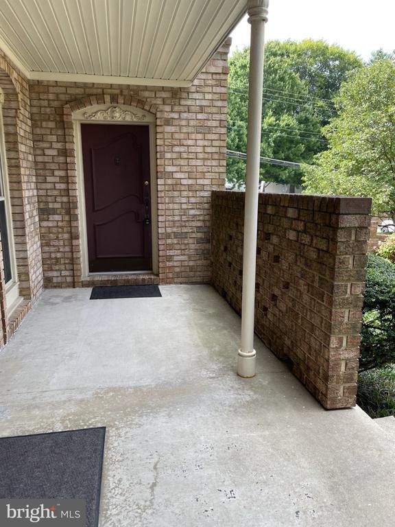 Building Photo - 3123 Patrick Henry Dr