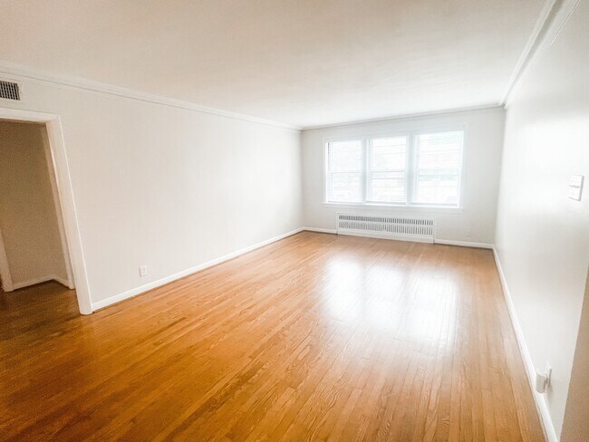 Building Photo - 8150 Whitburn Dr