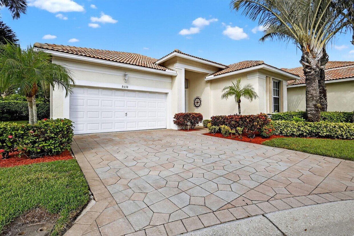Foto principal - 8650 High Cay