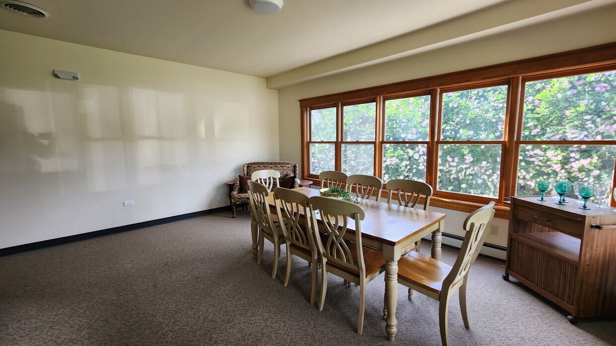 Foto principal - 1 bed 1 bath Simple Living- Utilities INCL...