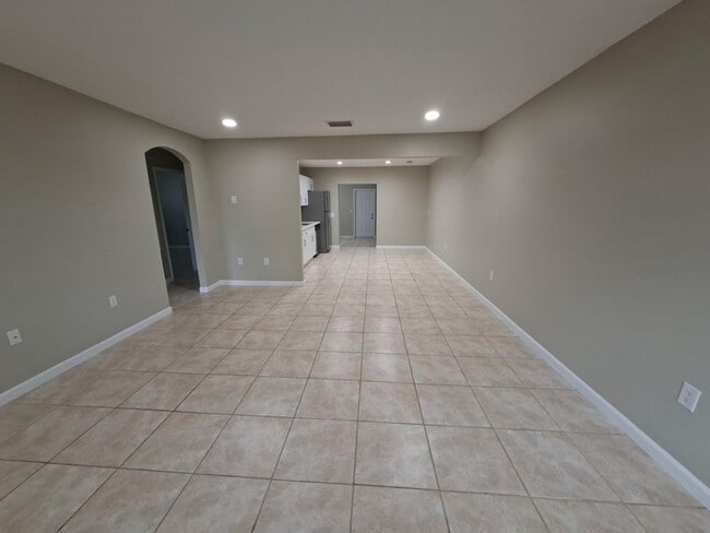 Building Photo - 1806 SW 97th Ave