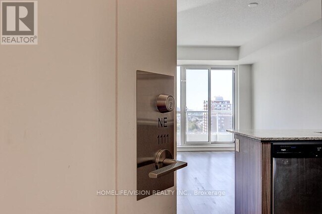 Photo du bâtiment - 9205-9205 Yonge St