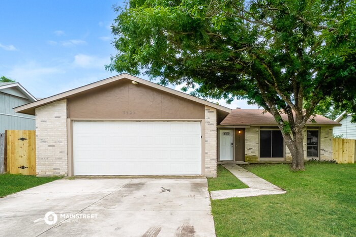 Foto principal - 5922 Whispering Lake St