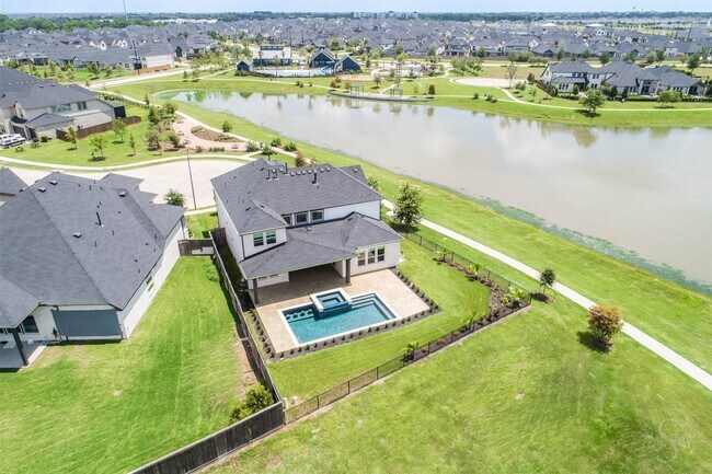 Building Photo - 7526 Sunny Oak Ln