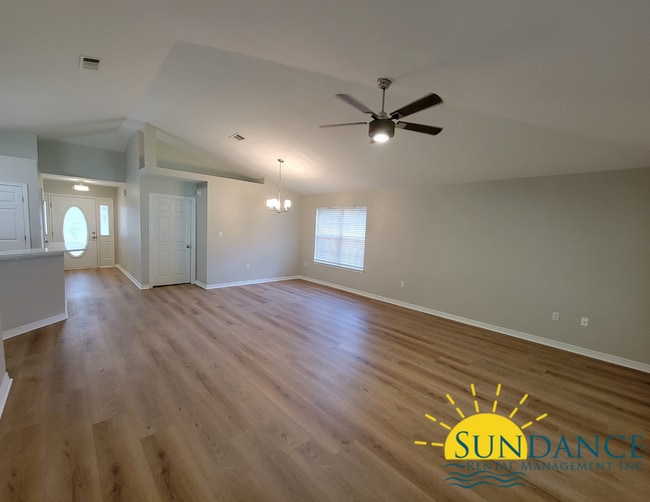 Building Photo - Renovated 4 Bedroom Home in Santa Rosa Beach!