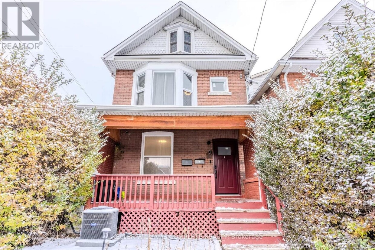 Primary Photo - 9 Stirton St