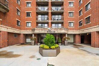 Building Photo - 15 N Beacon St