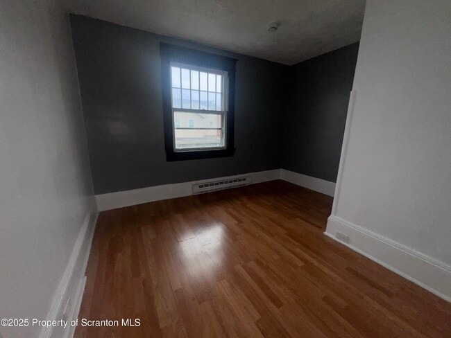 Building Photo - 416 Hickory St
