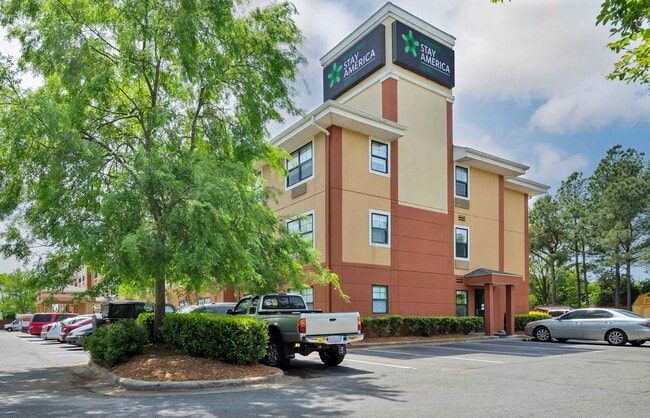 Building Photo - Furnished Studio-Charlotte - Pineville - P...