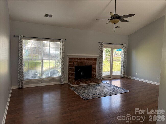 Foto del edificio - 8539 Albury Walk Ln