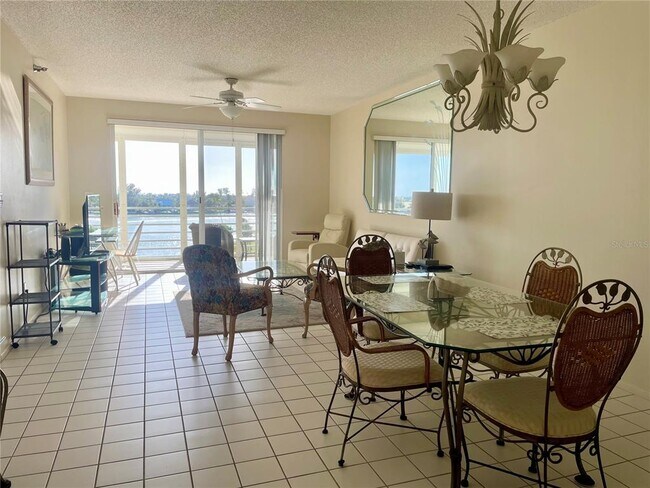 Foto del edificio - 7872 Sailboat Key Blvd S