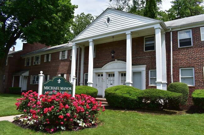 Building Photo - Michael Manor Apartment Homes