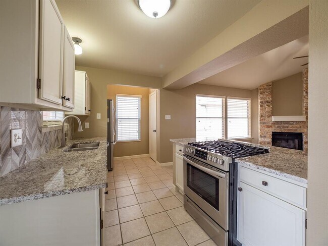 Building Photo - 16829 Whitebrush Loop