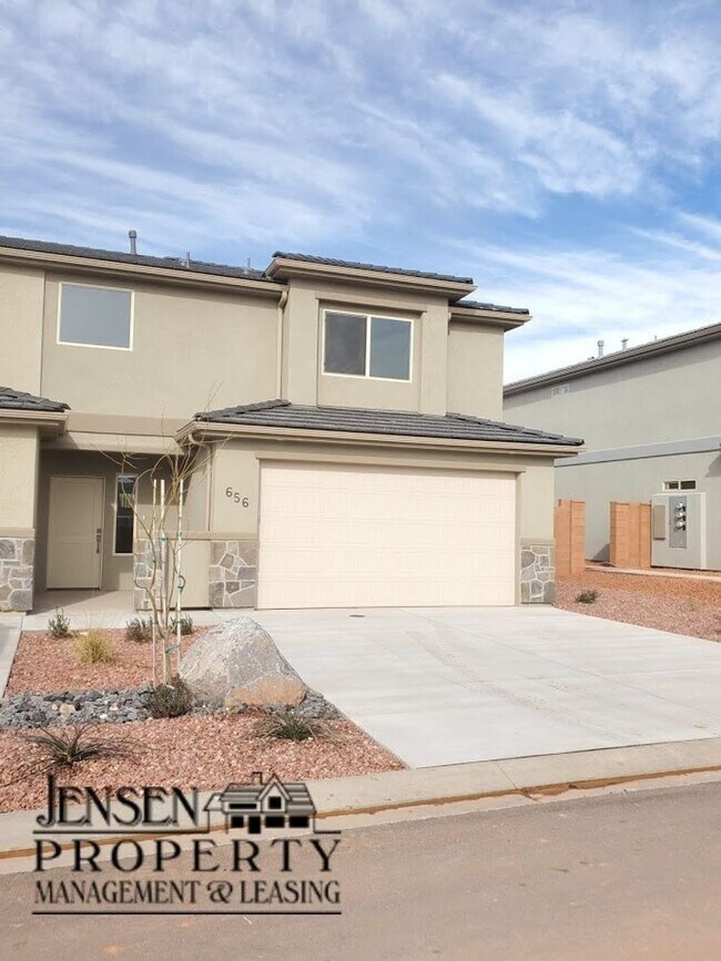 Building Photo - 641 S Breann Dr