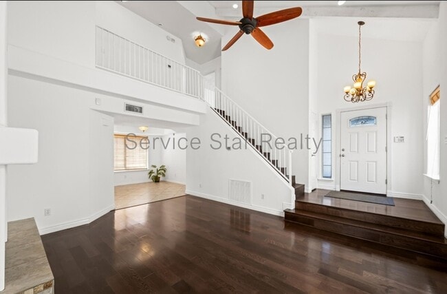Building Photo - 18031 N 12th Pl