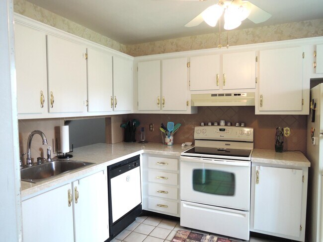 Foto del edificio - 944 Savannas Point Dr
