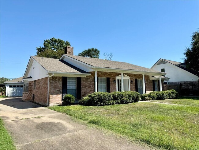 Building Photo - 9030 Hendon Ln