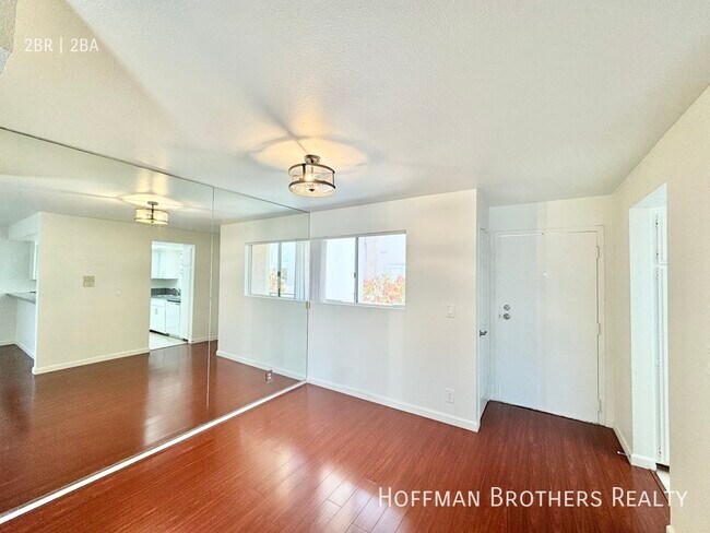 Building Photo - 937 10th St