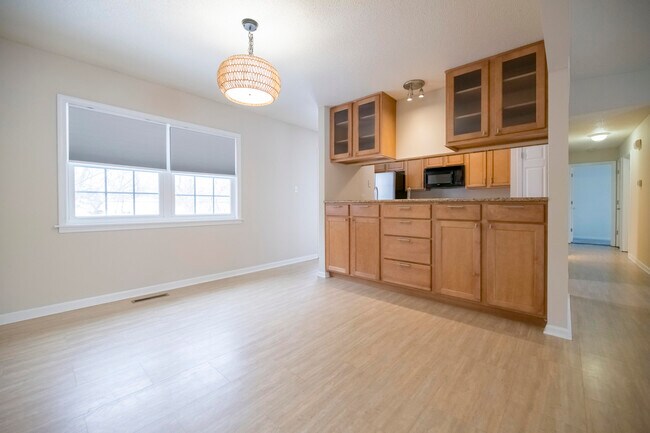 Foto del edificio - 101 W Alhambra Dr