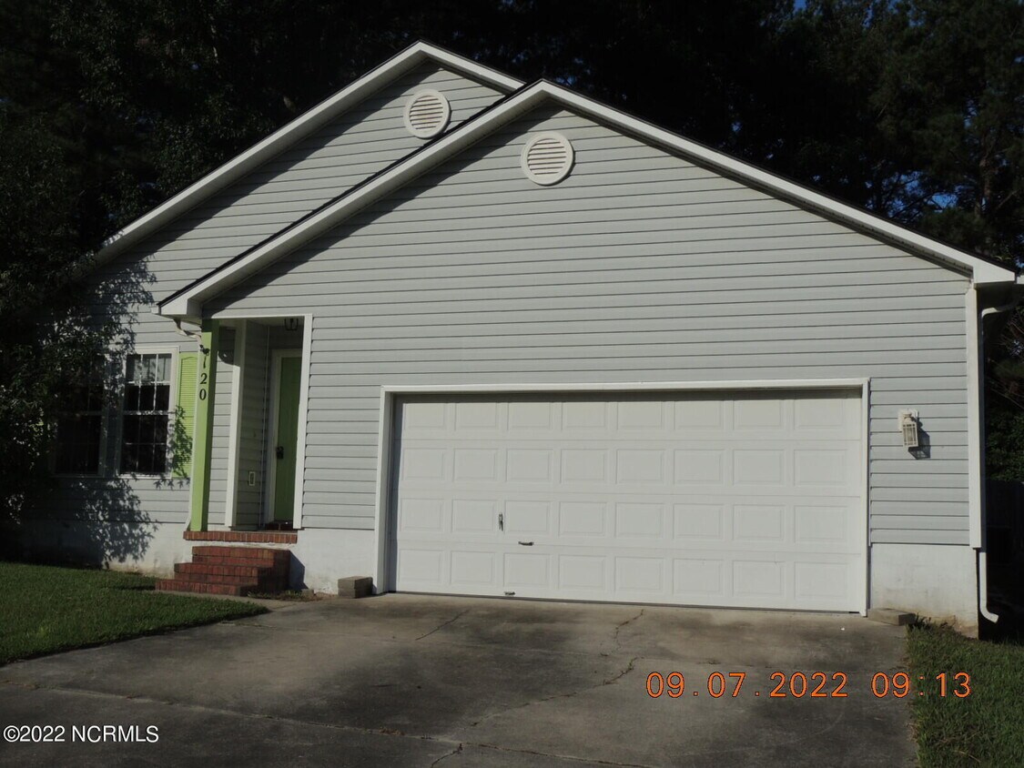 Primary Photo - 120 Waterfall Dr
