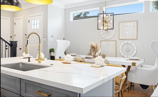 Building Photo - 7033 Avenue L