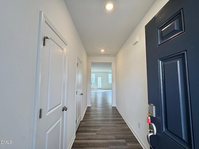 Foto del edificio - 233 Lily Patch Ln