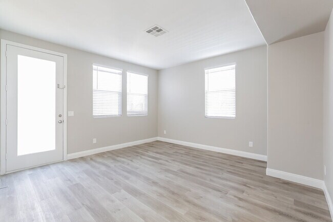 Foto del edificio - 8391 Lower Trailhead Ave