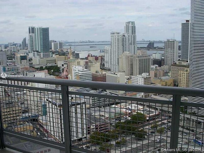 Building Photo - 350 S Miami Ave