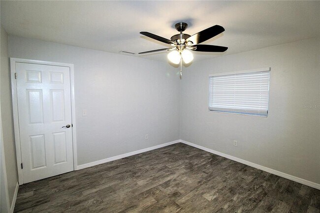 Foto del edificio - 6329 Gateway Ave