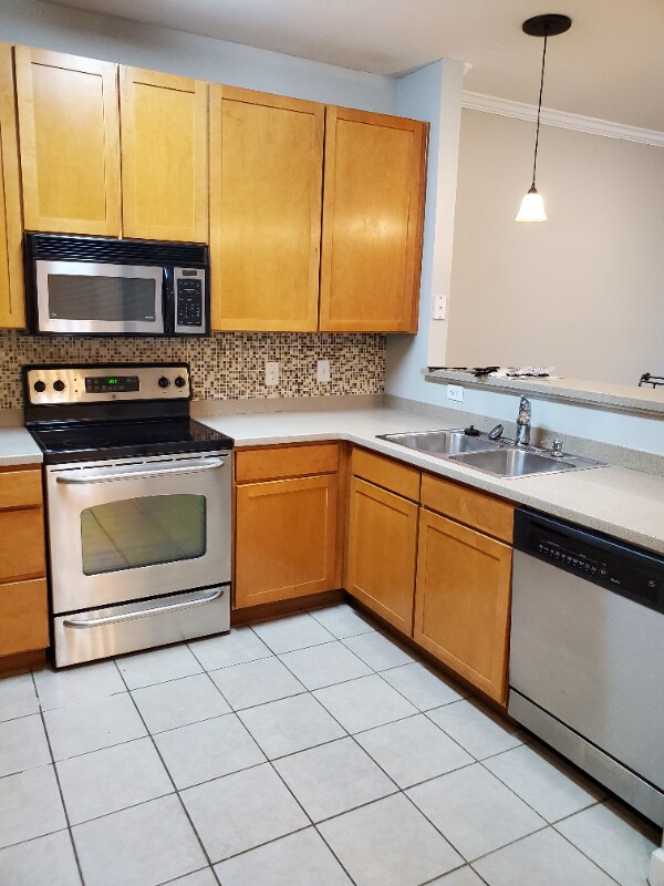 Foto del edificio - 2807 Bloomfield Ln