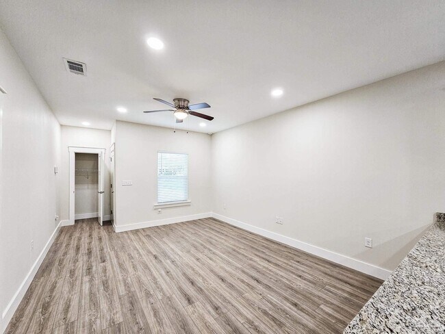 Foto del edificio - 2289 Dog Track Rd