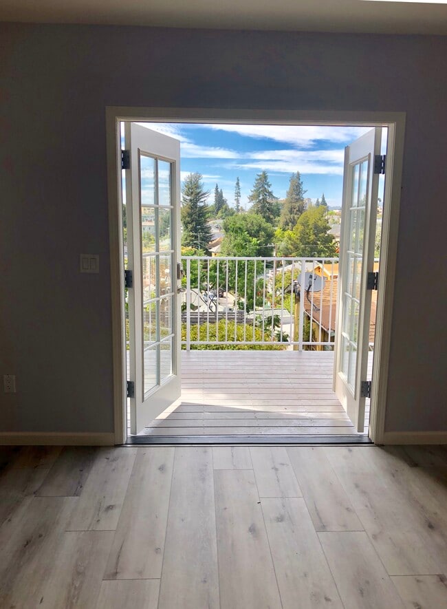 Building Photo - 661 Fairmount Ave