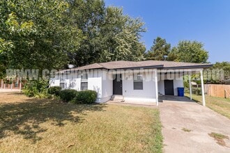 Building Photo - 12 Sharon Cir