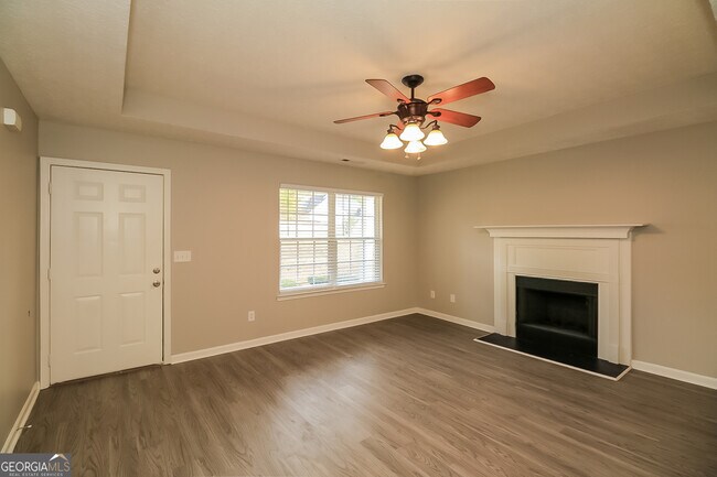 Building Photo - 7 Mineral Springs Ct