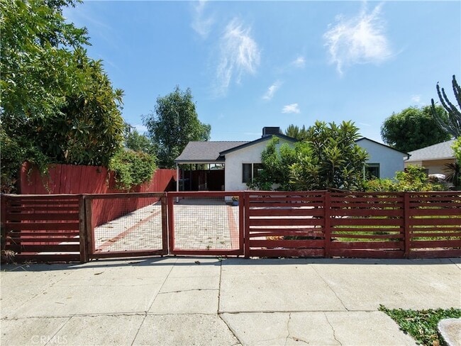 Building Photo - 6928 Lubao Ave
