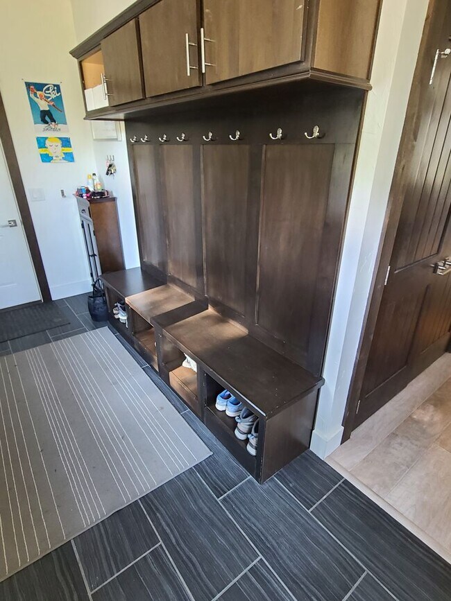Foto del edificio - Long Term Rental- 2044 Pebble Creek Road- ...
