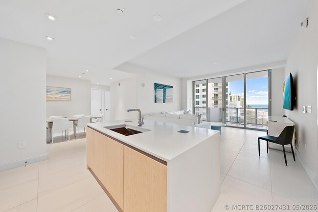 Foto del edificio - 3100 N Ocean Dr