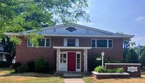 Frente - 215 Birch St S