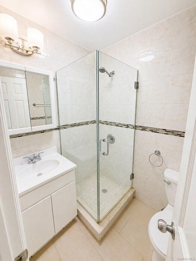 Foto del edificio - 82-69 166th St